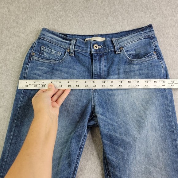 Womens Levis Capris Size 6 Blue Cuffed Stretch Cotton Straight Leg Mid Rise - Picture 9 of 15